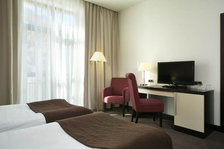 Room 5 of 39