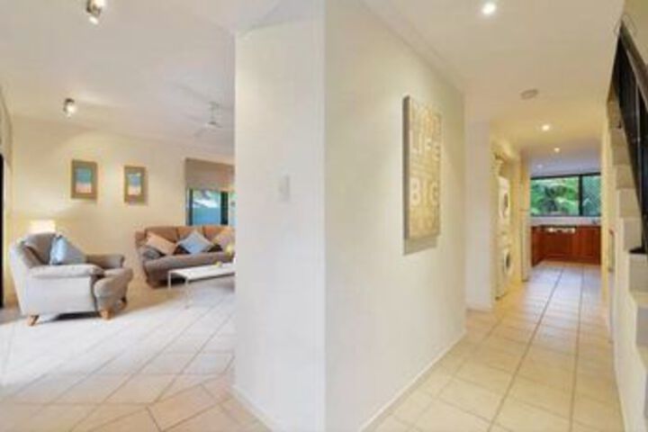 Ballroom/Hall 15 of 44