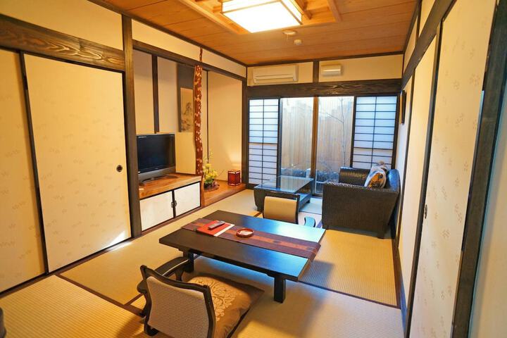 Room 16 of 53