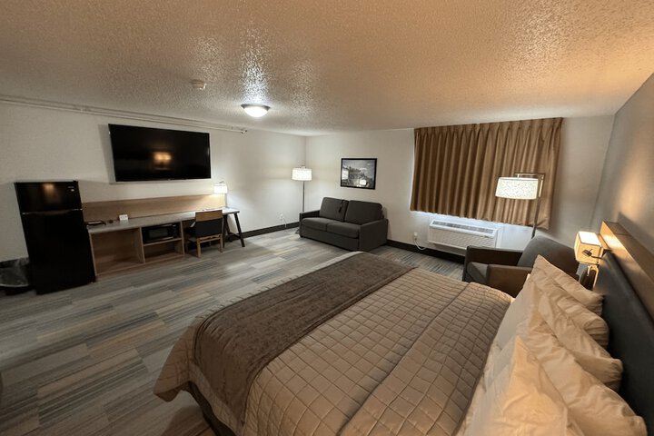 Room 16 of 38