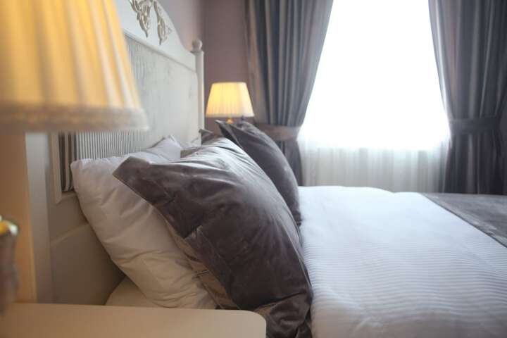 Room 18 of 110