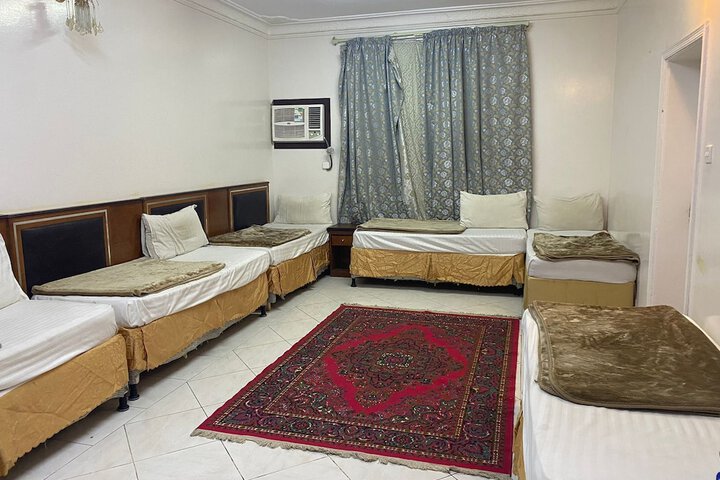 Room 9 of 14