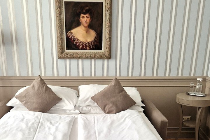 Room 22 of 45