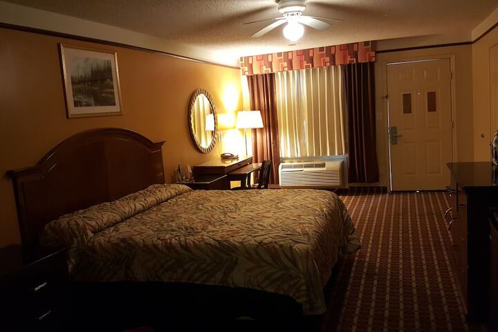 Room 21 of 177