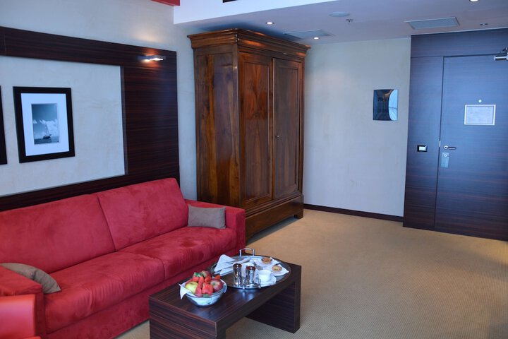 Room 32 of 113
