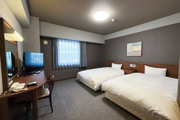 Room 3 of 26