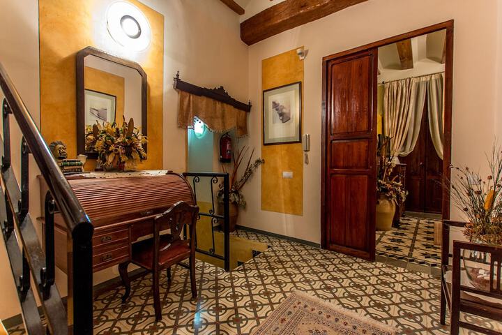 Room 13 of 25