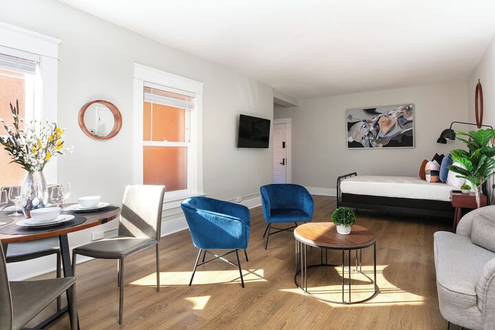 Room 156 of 200