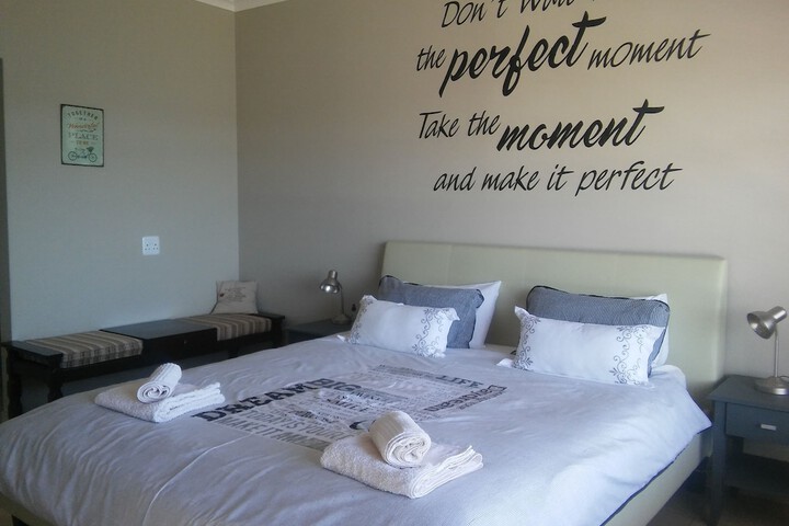 Room 4 of 63
