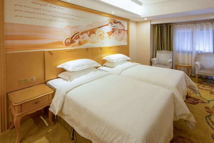 Room 4 of 5