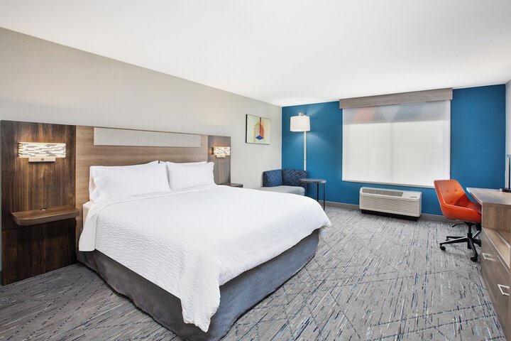 Room 16 of 52