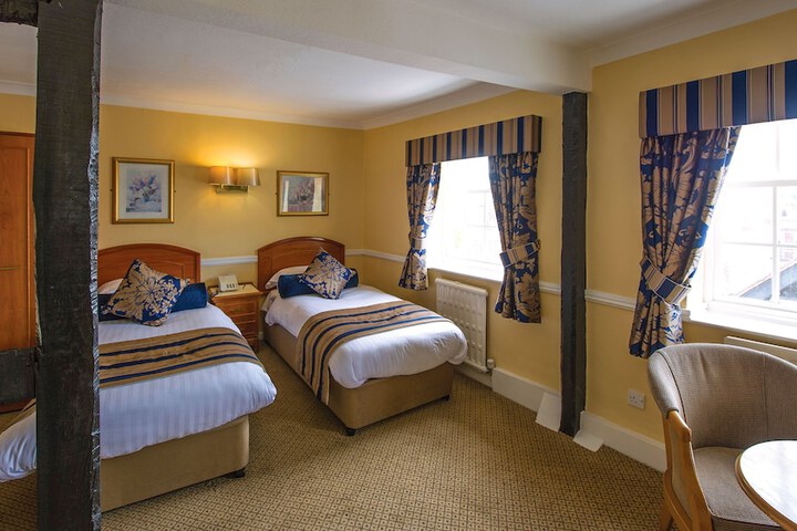 Room 6 of 38