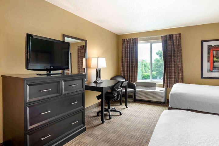 Studio 2 Double Beds (3 of 5)