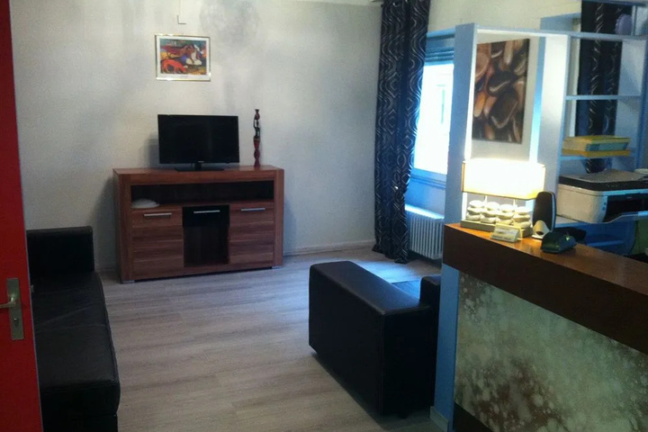 Room 2 of 15