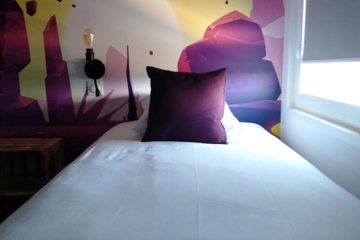 Room 18 of 29