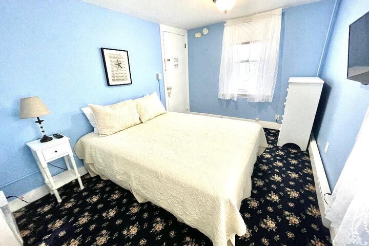 Room 11 of 27