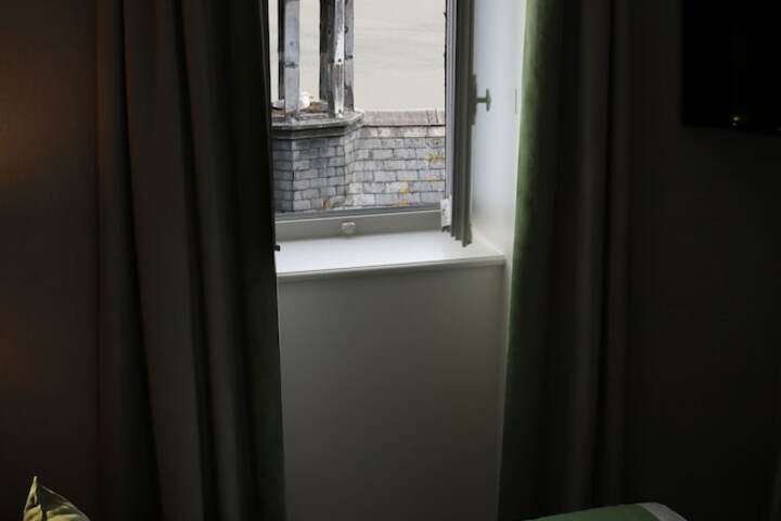 Room 43 of 94