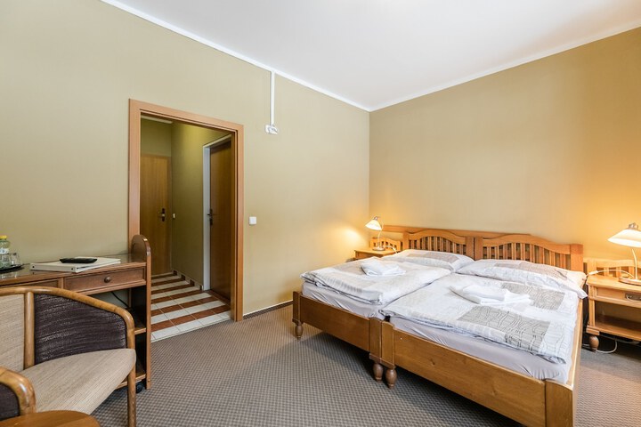 Room 25 of 128