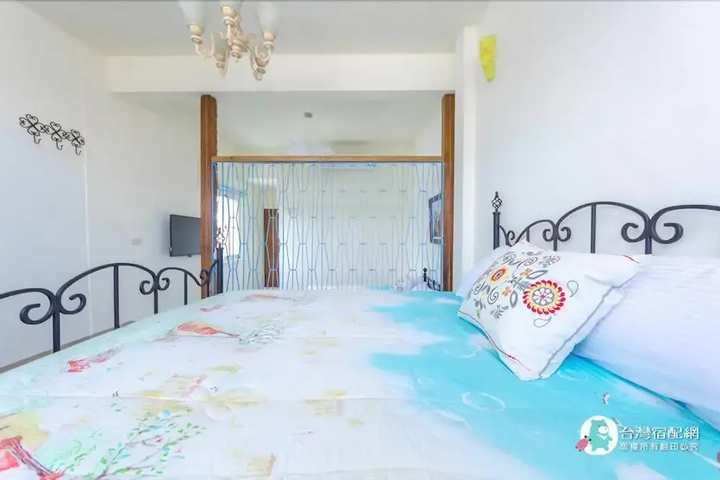 Room 5 of 10