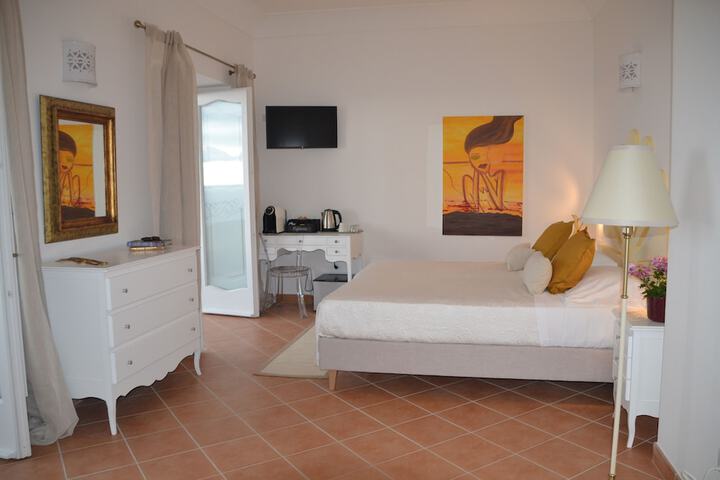 Room 16 of 221