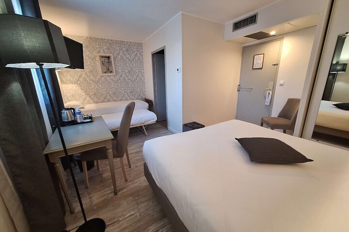 Room 26 of 60