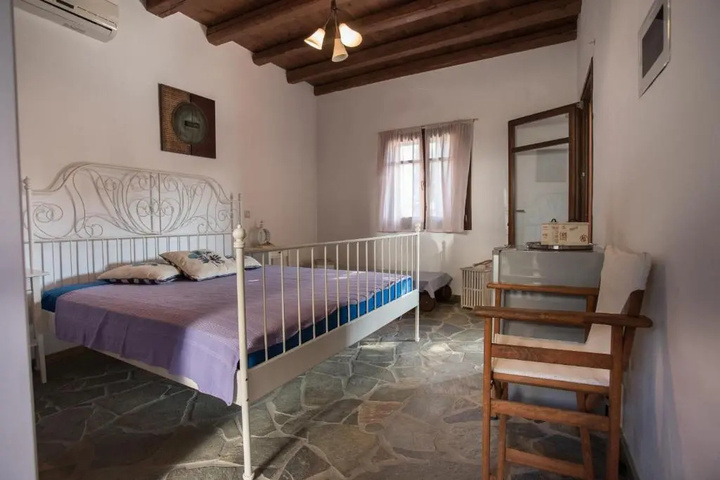 House With a Pool in Andros