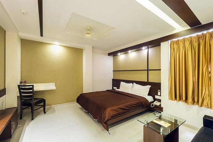 Room 5 of 24