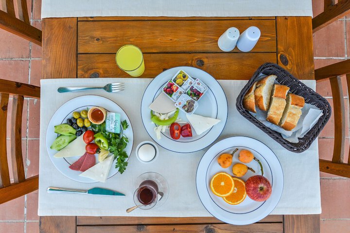 Breakfast/Coffee Service 23 of 34