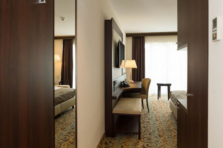 Room 21 of 49