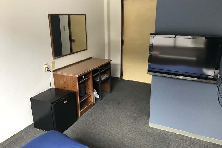 Room 3 of 16