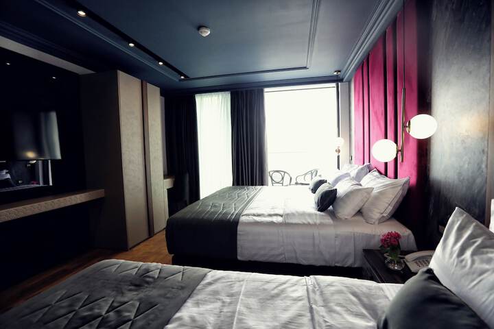 Room 27 of 107