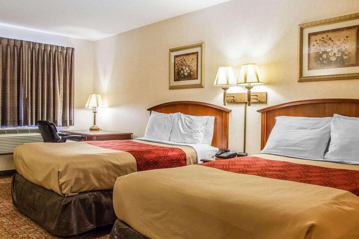 2 Double Beds (9 of 10)