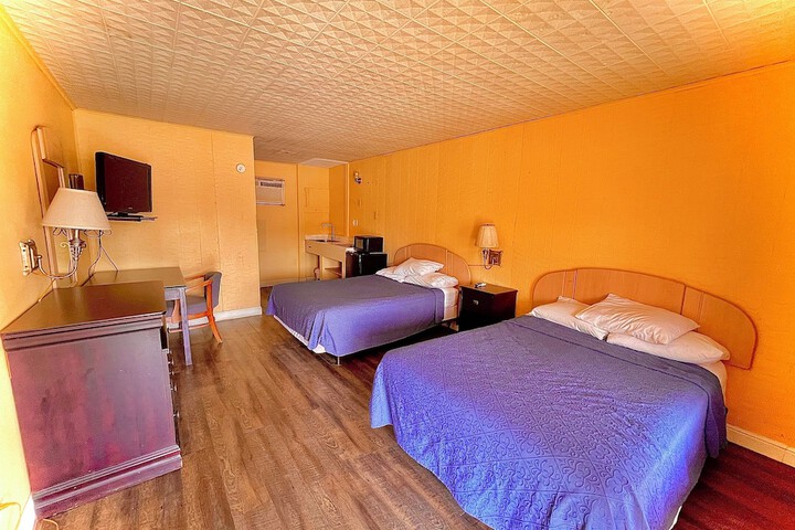 Room 13 of 38
