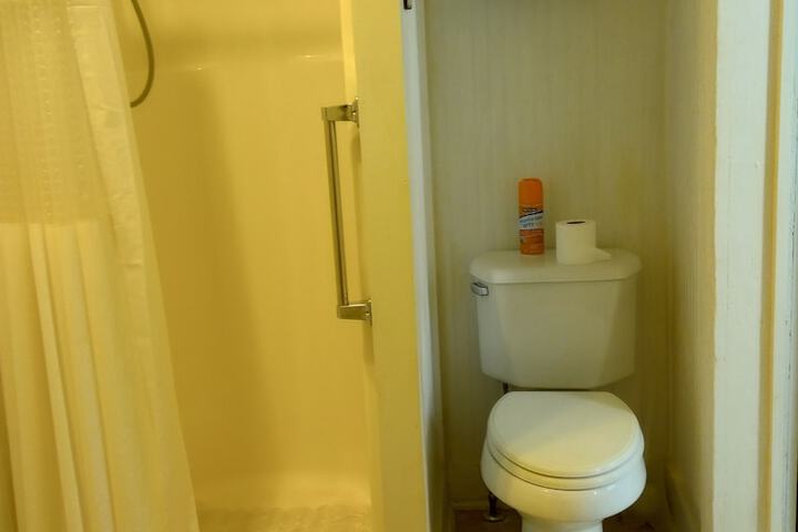 Room 44 of 108