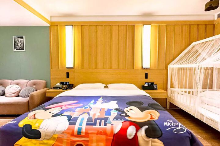 Room 19 of 143