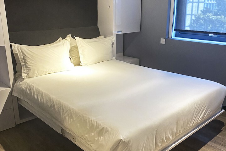 Room 9 of 37