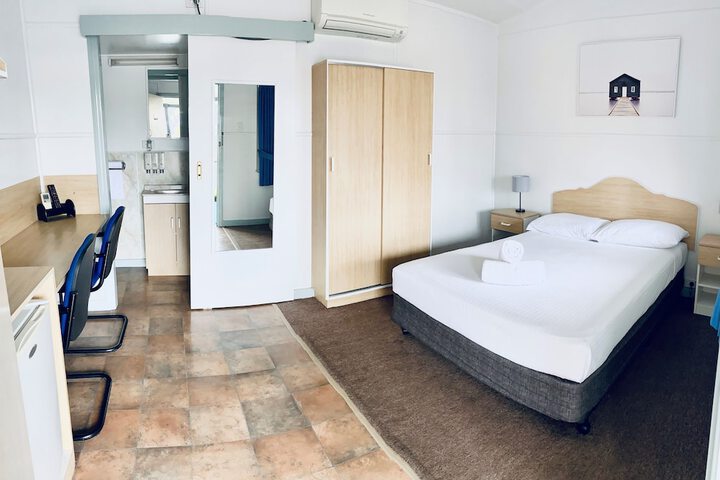 Room 2 of 11