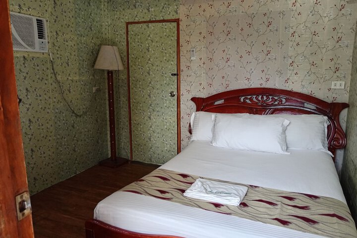 Room 3 of 27