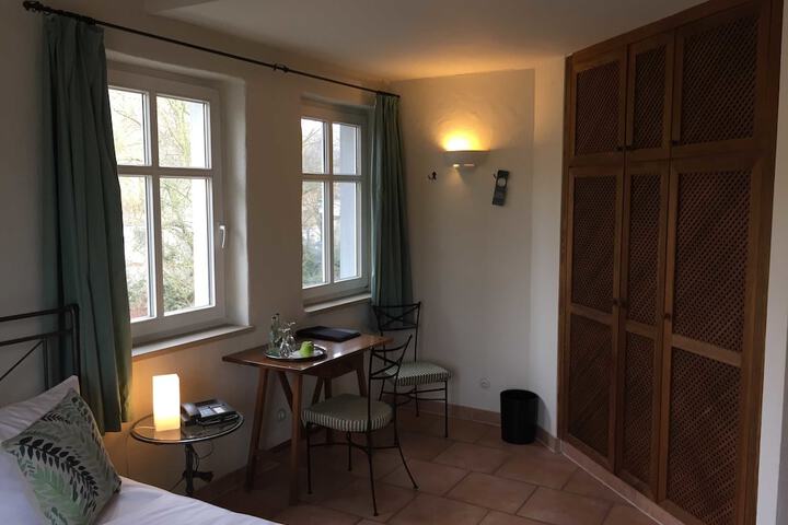 Room 34 of 43
