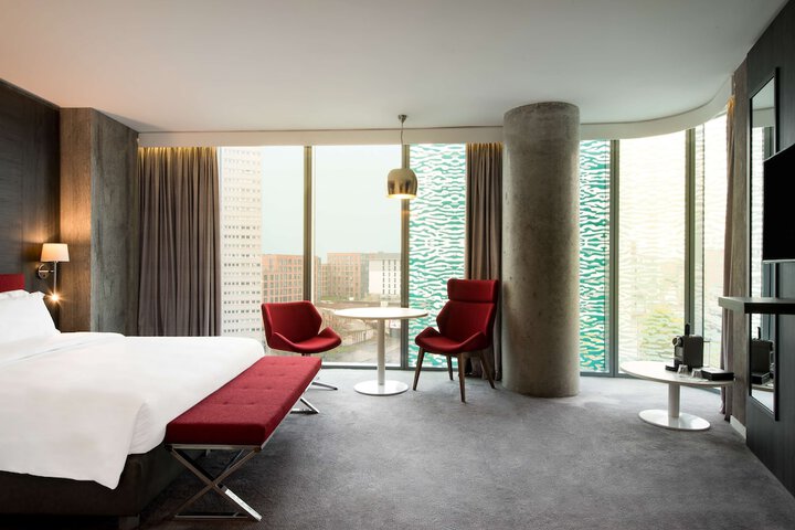 Room 14 of 37