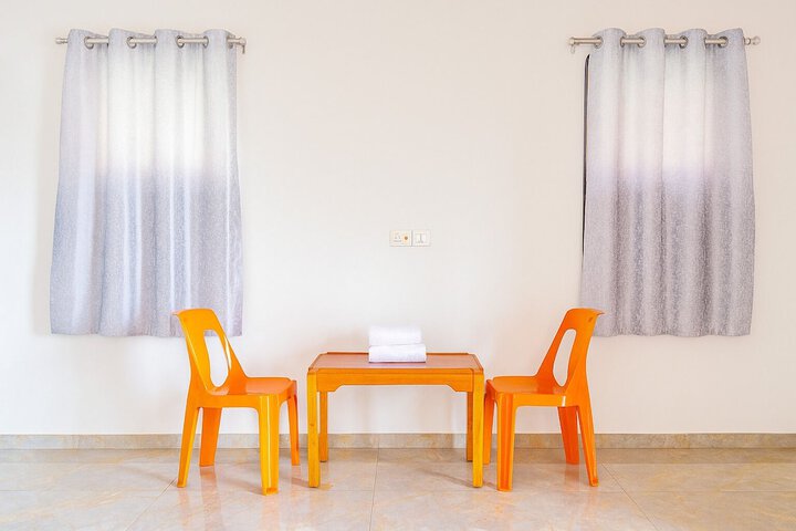 Room 2 of 16