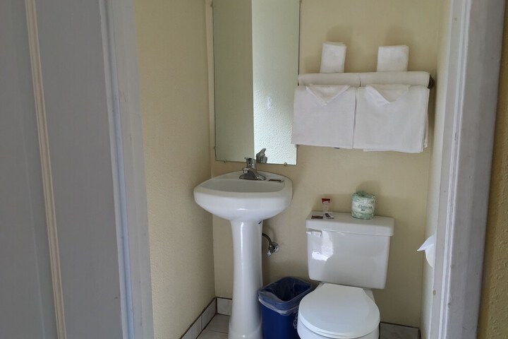 Room 26 of 49