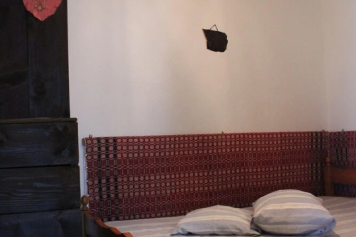 Room 3 of 10