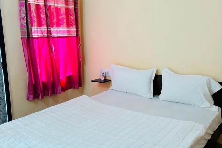 Room 4 of 19