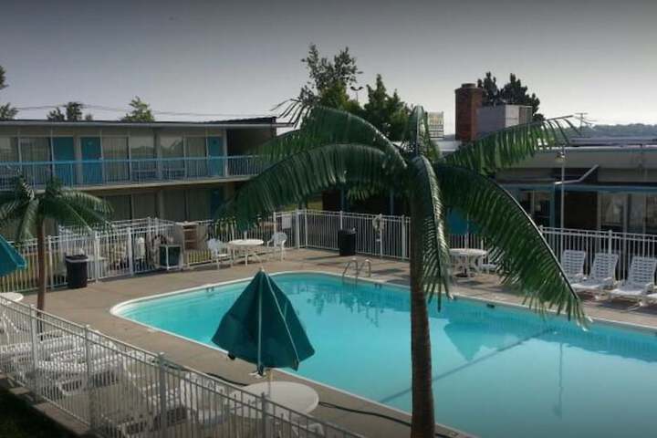 Pool 9 of 18