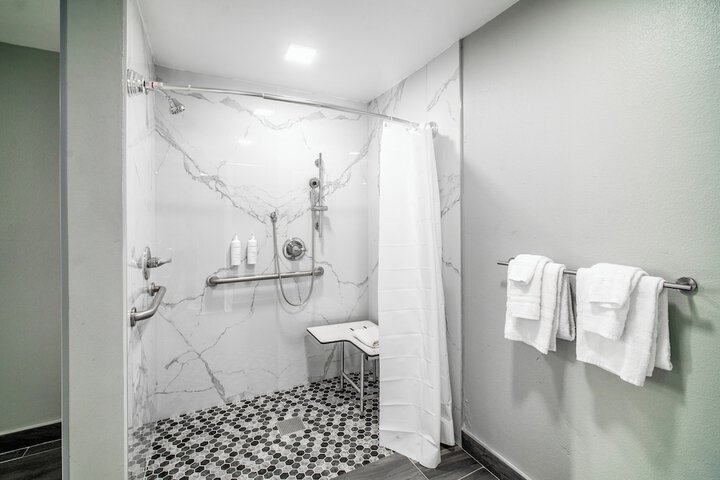 Room 34 of 46
