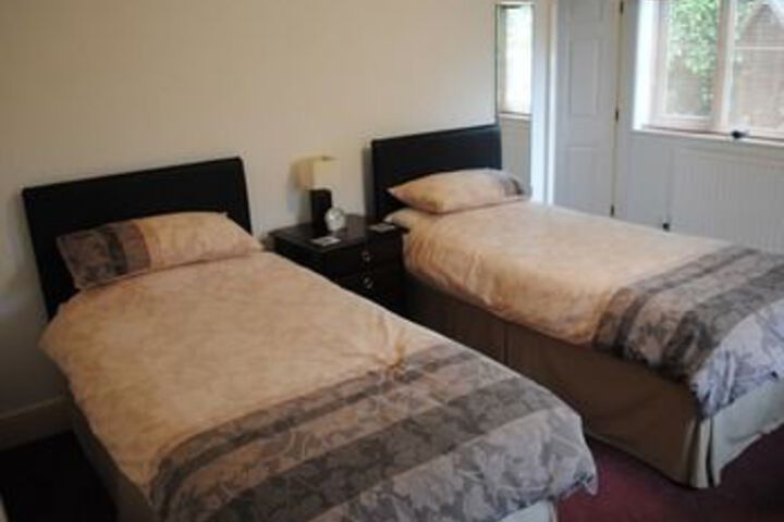 Room 10 of 14