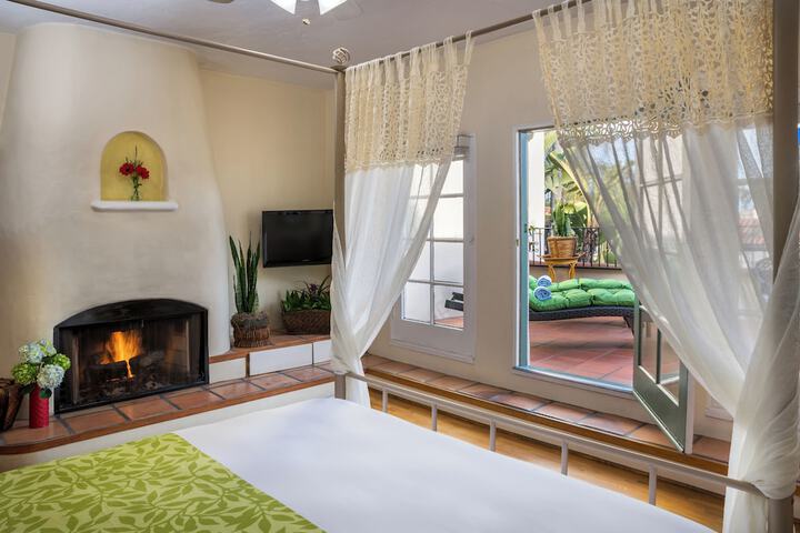 Room 54 of 221