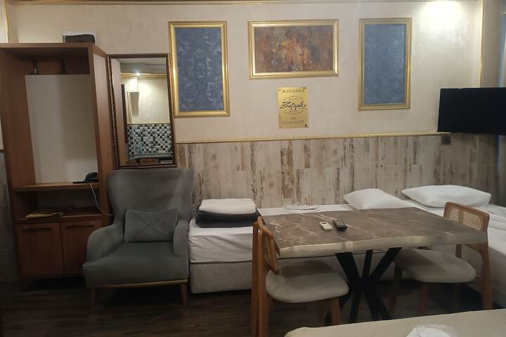 Room 49 of 170