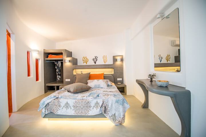 Room 18 of 230